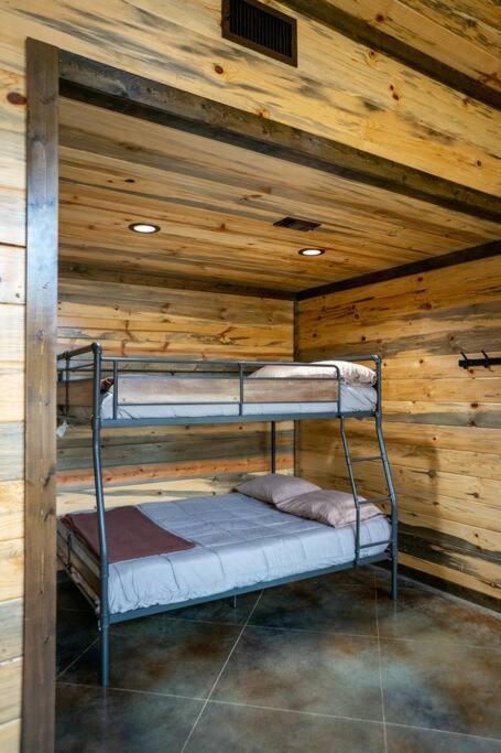 The Luxurious - River Ranch - Cabin Sleeps 9! Broken Bow Bagian luar foto